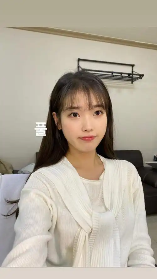 「iu」「新闻」201007 松头发vs扎头发,无论什么发型都一样温婉可人的