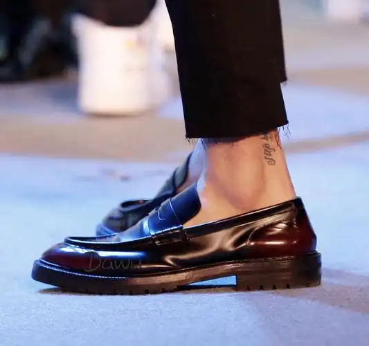 来品品各位男爱豆的名品脚踝吧