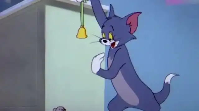 猫和老鼠:杰瑞把铃铛系在了汤姆身上,这下就不担心汤姆抓它了!