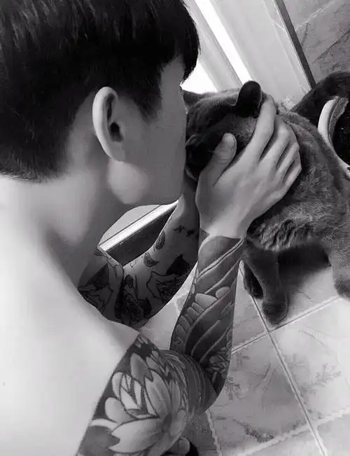 霸气封面头像社会小伙图片纹身社会照片霸气图片网络红人2017