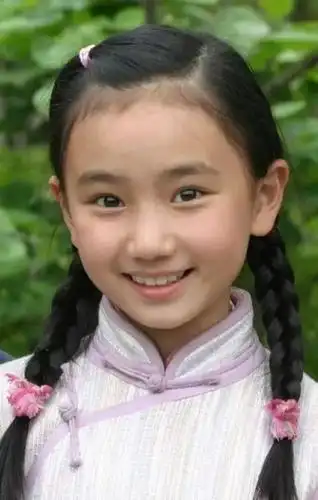 如今的叶子长这样,一直觉得她不像舒畅,刘楚恬,宋祖儿那样小时候美得