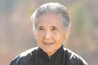 鲁园是一位热衷于演艺事业,又讨人喜爱的老演员!