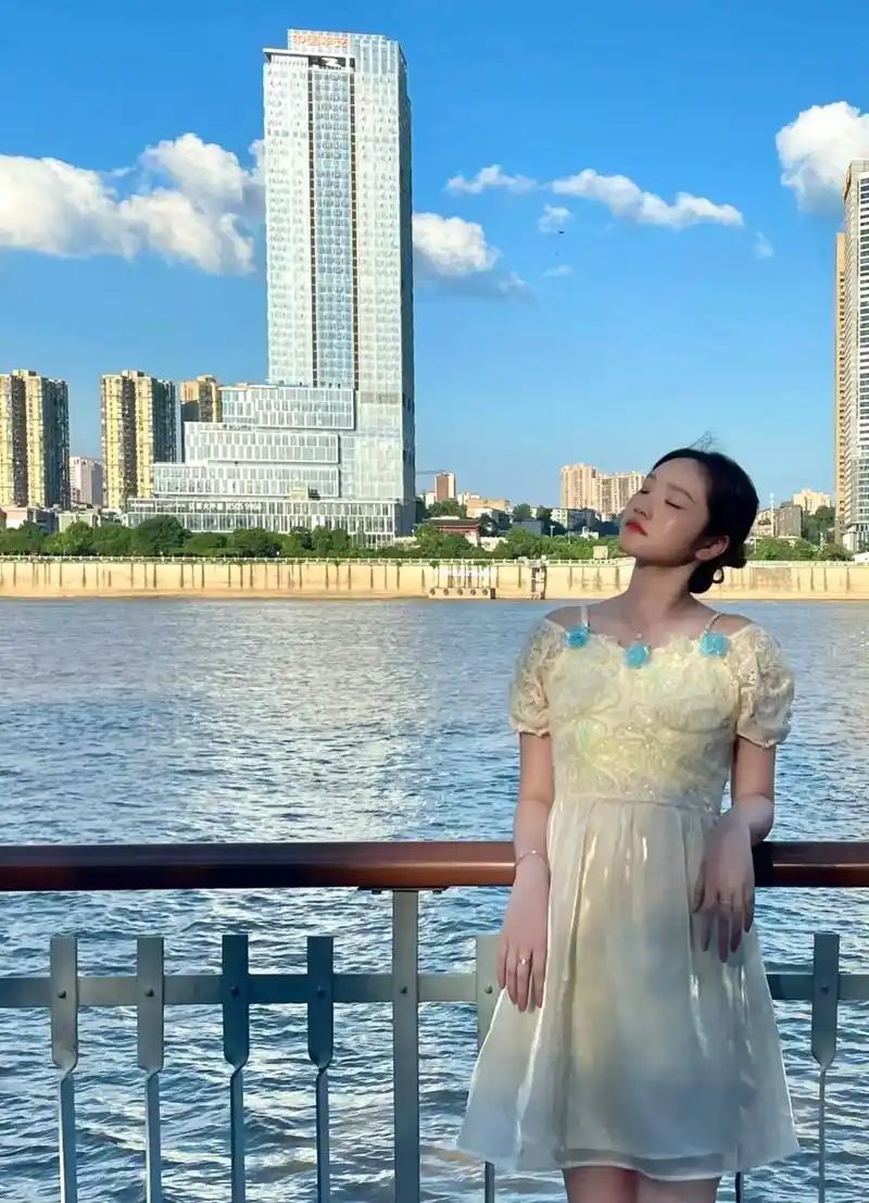 年复一年,追逐朝霞与晚霞,永远做自己的灯塔.#生日快乐 #永 - 抖音