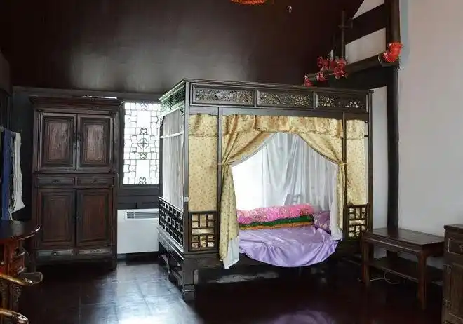 古代大户人家为了满足需求,将房间进行了改造,网友:现在也有!