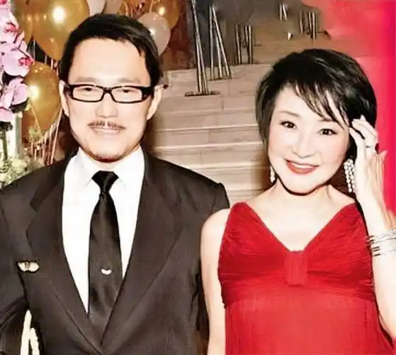 谢霆锋母亲,谢贤前妻,港姐冠军狄波拉三段感情两段婚姻_江耀城_香港