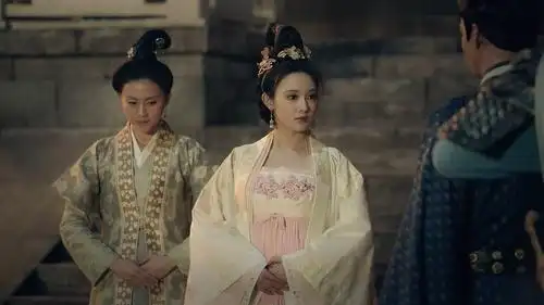 no.55超美的紫色太子妃装,出镜却非常短暂.no.