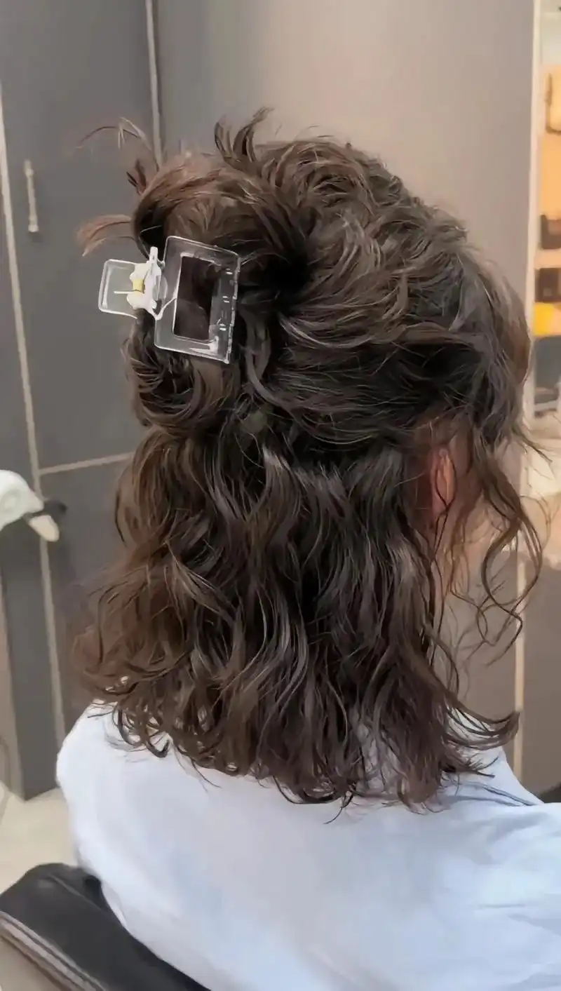 法式慵懒蛋卷头,怎么扎都好看.#天津子杰发型设计 #慵懒法式 - 抖音