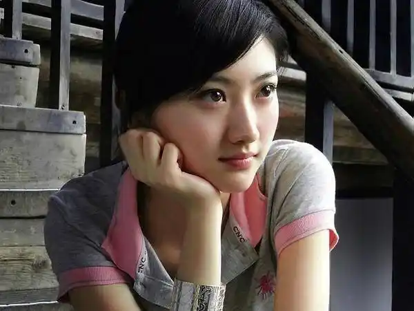 出道十余载,万年女一号:不红景甜红胜火_电影_资源_内地