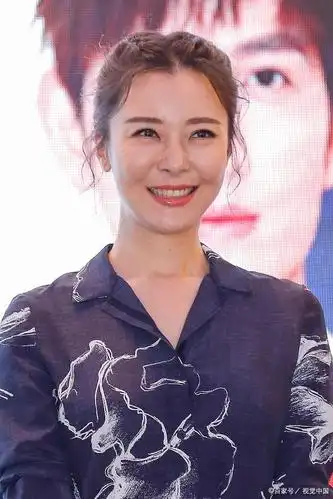 红三代柯蓝:22岁入行,32岁转行演员,40岁归零,做自己高兴的事