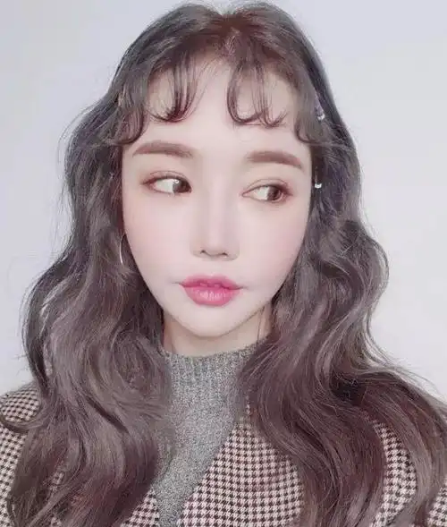 好看的刘海可以把颜值提高不少,那么,你知道烫刘海有哪几种烫发发型吗