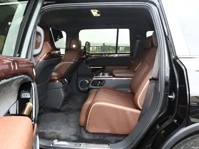 一汽红旗 红旗ls7 2022款 4.0t 尊爵旗舰版 4座