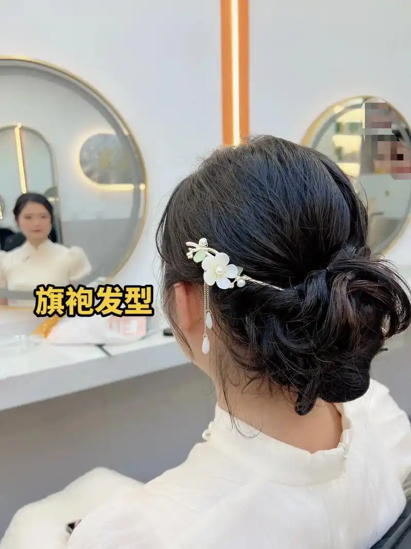 抖音图文来了 #旗袍发型 #适合搭配旗袍的发型教程 @抖音 - 兑趑