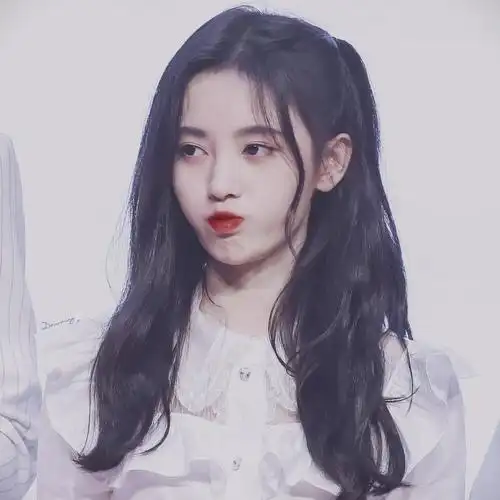 鞠婧祎的图片来一波下回想看什么明星记得跟作者说哦