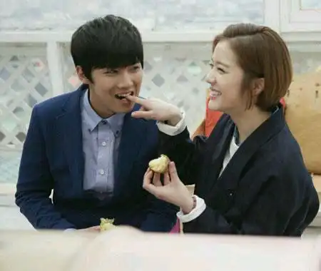 【图】《百年的新娘》李弘基杨真诚甜蜜访谈 台词肉麻享受爱情