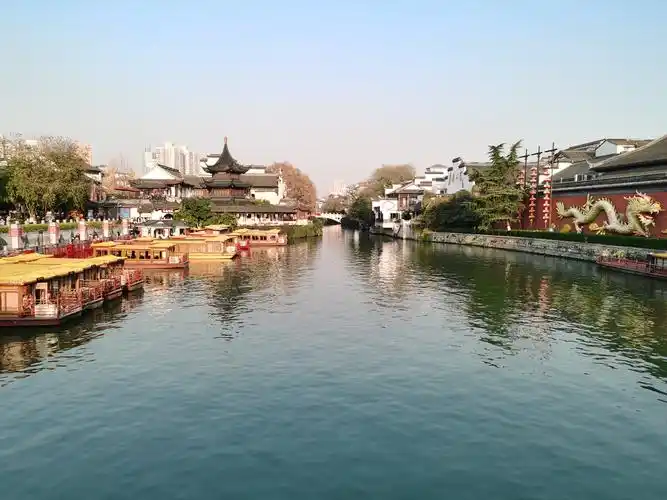 秦淮河畔夫子庙旁南京夫子庙秦淮河