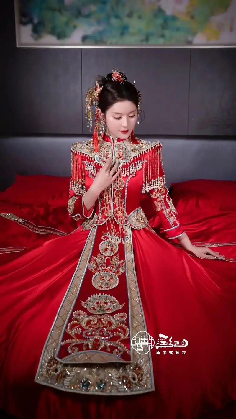 新中式礼服新娘嫁衣秀禾服.【遥纪.鳳栖梧】凤栖梧桐,出自民间 - 抖音