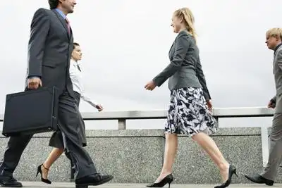 看走路姿势找身体毛病(2)