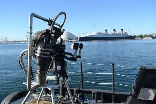 jb-10喷气式背包能助人飞上3000米高空