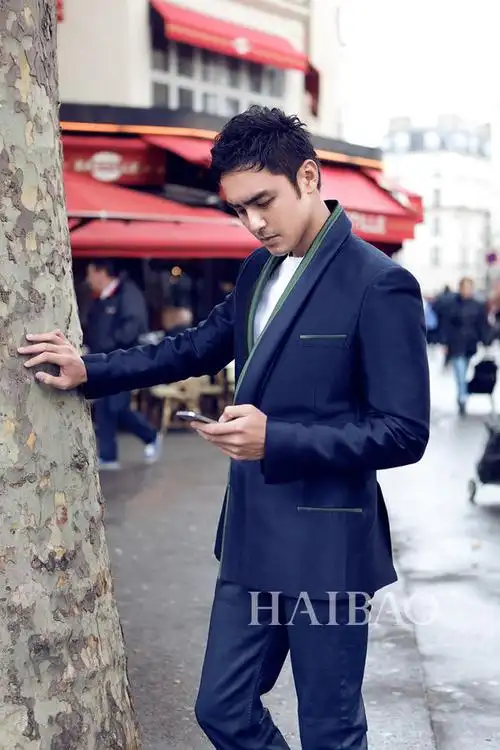 道明巴黎街头拍摄时尚大片