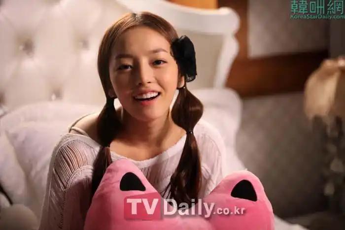 05.24】《城市猎人》具荷拉可爱不下床示威"李敏镐,当我的家教老师吧"