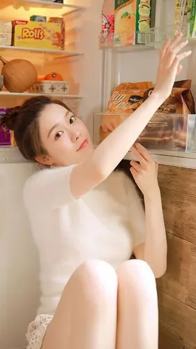 气质肤白美女私房写真图片手机壁纸