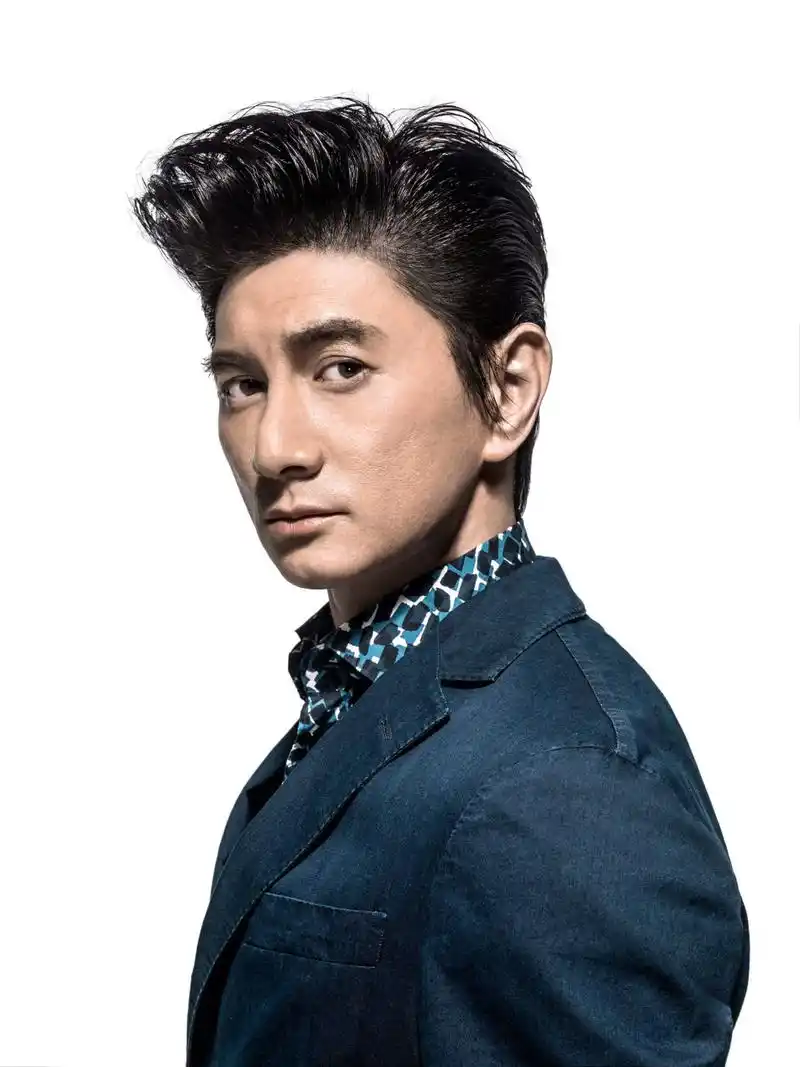 吴奇隆登上杂志封面帅气有型演绎熟男魅惑