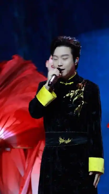 工作记录!李玉刚《万疆》直拍