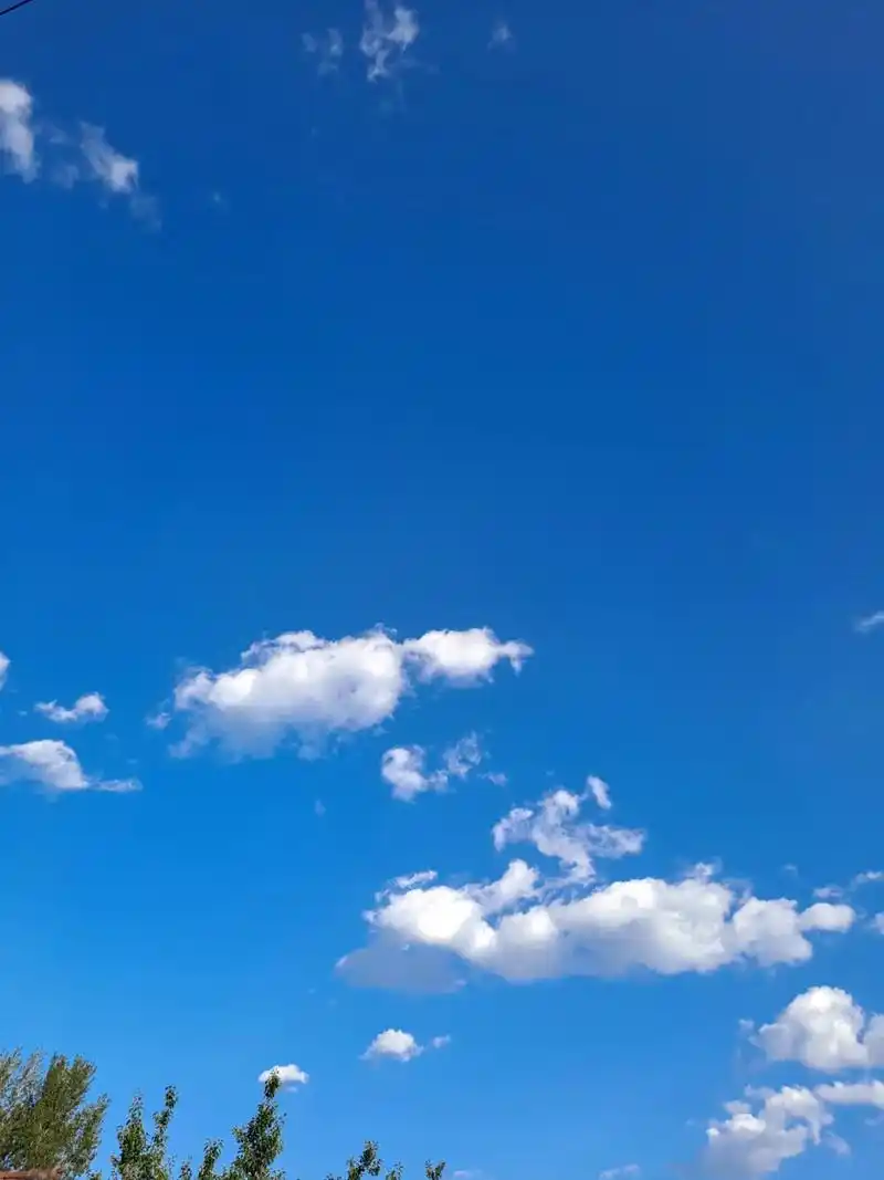 北京的天空,真的能治愈人心.我,一个其貌不扬的男人,形象不够 - 抖音