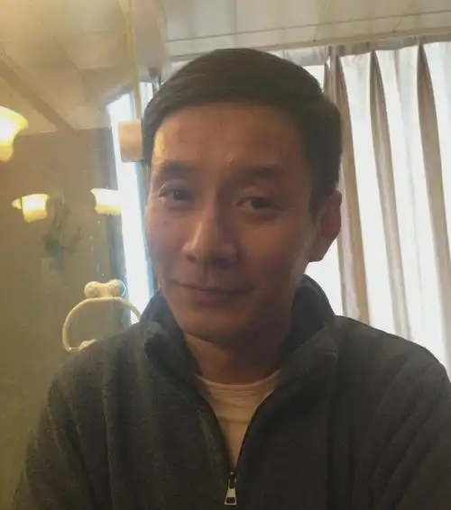 田小洁:他每年为已故母亲祈福,54岁与江珊白头偕老|演员|林永健