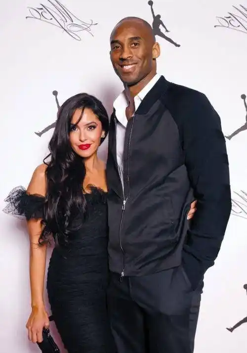 原创nba巨星妻子之谜拉拉新恋情揭秘瓦妮莎守护科比的坚强光芒