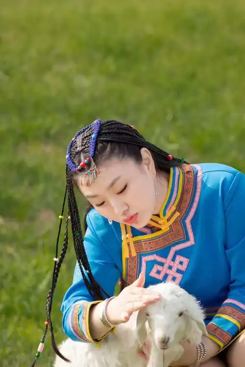 歌手肖洋早日照片曝光 《心中的歌唱》娓娓来袭