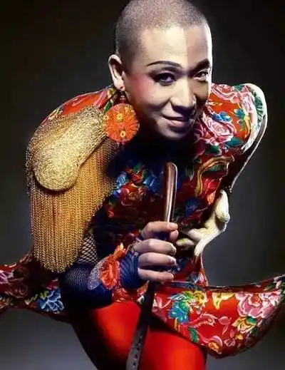 梁龙曝与王菲恋情 天后前男友名单里又多一人