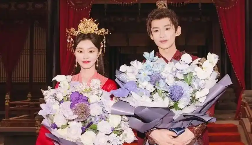 白敬亭,宋轶二搭现偶剧,郭麒麟,向涵之加盟,角色人设量身定做_有情