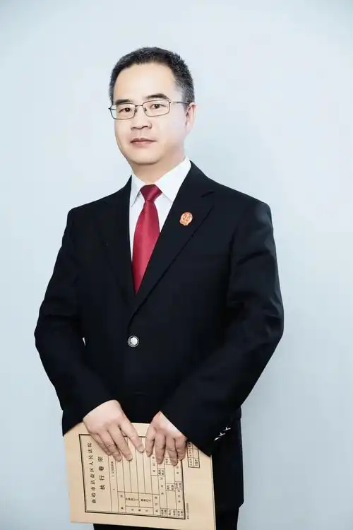 从绅士法官宋端琦身上取真经