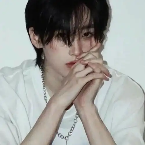 樊憬是那种满满的男性荷尔蒙气息的男人,看到都会让我腿软.