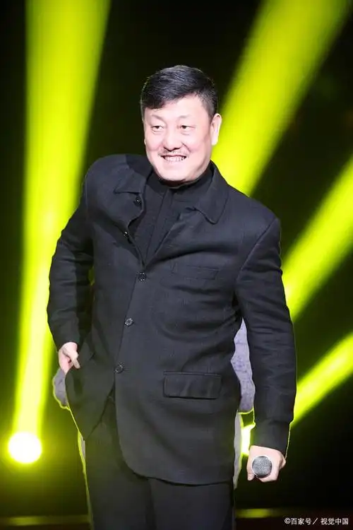 歌星韩磊的坎坷的艺术道路