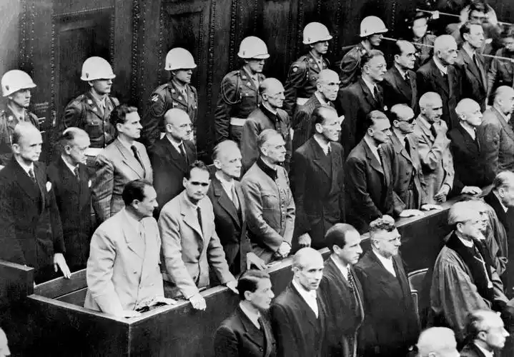 由美国,英国,苏联等国组成的欧洲国际军事法庭,在德国城市纽伦堡对20