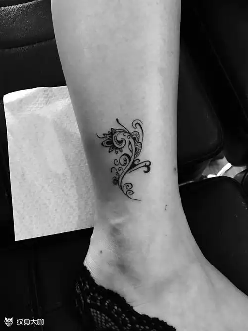 脚踝纹身_纹身图案手稿图片_绣女的纹身作品集