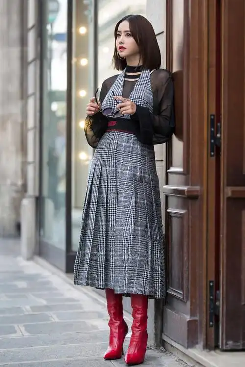 英皇国际:蔡依林巴黎街头演绎秋冬穿搭 法式率性浪漫造型满分