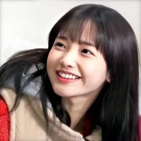 女生头像笑得很灿烂治愈系微笑女生高清头像求笑得开心的女生头像全网