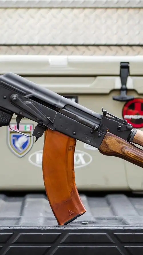 ak-47步枪 iphone 壁纸