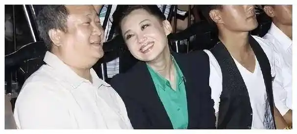 许晴54岁独身无子坦言无憾若他在我或为母情愿喜相逢