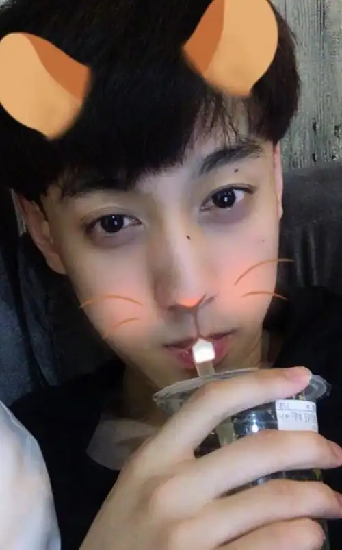 帅帅哒 by森彧-pcy