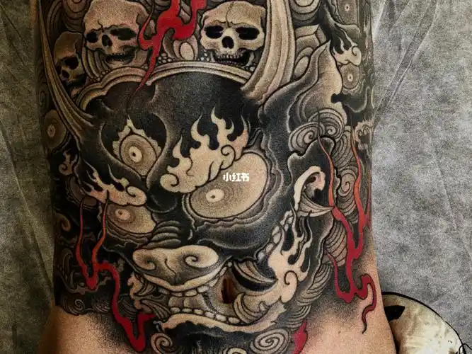 包肚皮的战士_竹山刺青studio攻略_纹身_美妆_彩妆