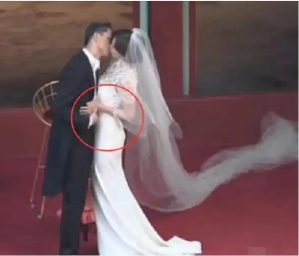 林志玲与老公婚礼甜蜜相吻,言承旭14字回应林志玲结婚喜讯