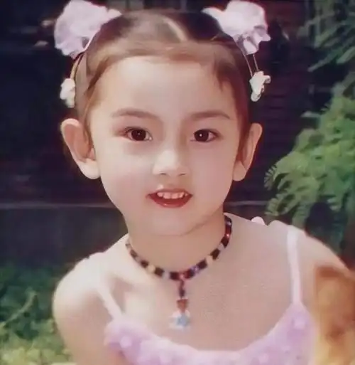 明星童年照好可爱杨紫张艺兴爱了也没躲过叉腰的肖战