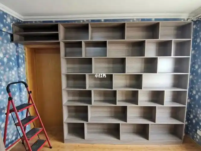 板子:鹏鸿生态板.颜色:银沙柚木.木工师傅一直说洋气洋气.