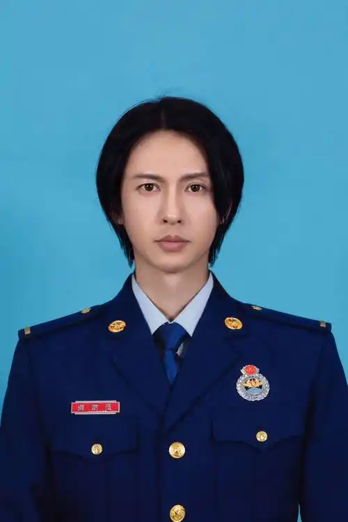 我们的滚烫人生体验消防员日常制服证件照大公开