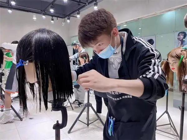 遵义学美发的正规学校!这三家值得选择!