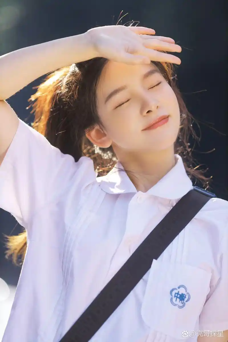 今天看到赵小臭这组照片,真的太清新可爱了!